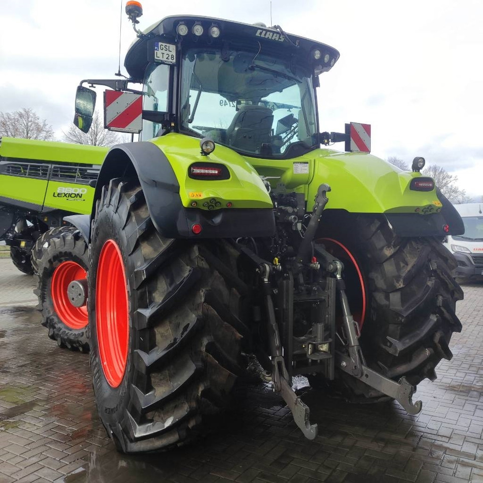 Tracteur agricole Claas Axion 930: photos 15