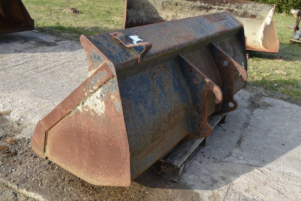 Lyzki do ladowarki Jcb,case,cat, Manitou  - Godet pour Engins de chantier: photos 3 Lyzki do ladowarki Jcb,case,cat, Manitou  - Godet pour Engins de chantier: photos 3