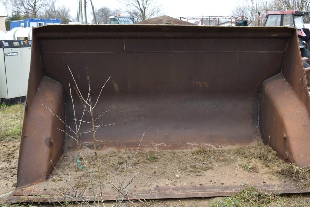 Lyzki do zaladunku do ladowarki VOLVO  - Godet pour Engins de chantier: photos 5 Lyzki do zaladunku do ladowarki VOLVO  - Godet pour Engins de chantier: photos 5