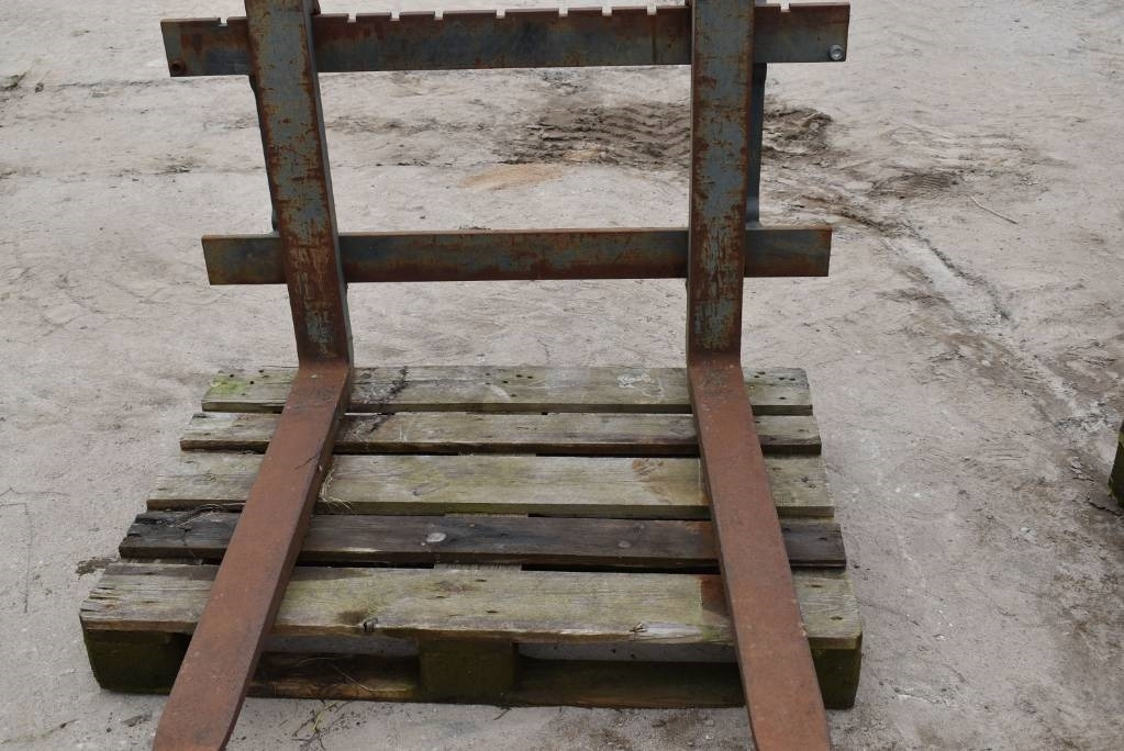 Widły do ładowarki Volvo ,cat, case, kramer  - Fourches pour Engins de chantier: photos 5 Widły do ładowarki Volvo ,cat, case, kramer  - Fourches pour Engins de chantier: photos 5