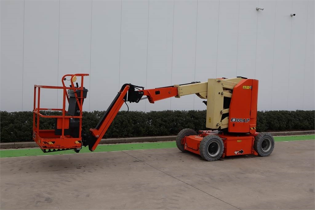 JLG E300AJP - Nacelle articulée: photos 2 JLG E300AJP - Nacelle articulée: photos 2