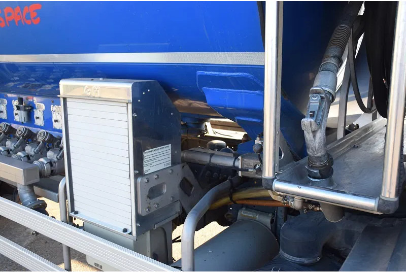 MAN TGM 26.340 - Camion citerne: photos 5 MAN TGM 26.340 - Camion citerne: photos 5