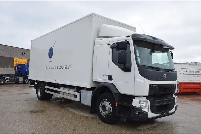 Volvo FE 250 - Camion fourgon: photos 4 Volvo FE 250 - Camion fourgon: photos 4