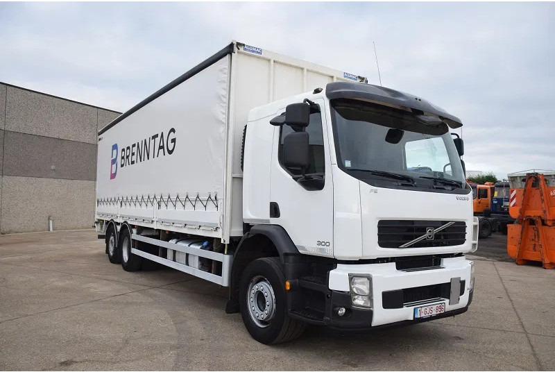 Volvo FE 300 - Camion fourgon: photos 4 Volvo FE 300 - Camion fourgon: photos 4