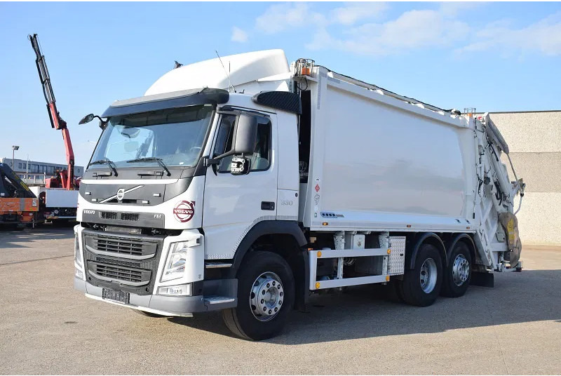 Volvo FM 330 - Benne à ordures ménagères: photos 1 Volvo FM 330 - Benne à ordures ménagères: photos 1