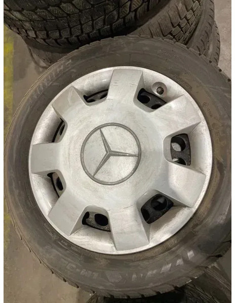 Bridgestone *Mercedes deksels met banden*205/55R16 - Pneus et jantes pour Voiture: photos 2 Bridgestone *Mercedes deksels met banden*205/55R16 - Pneus et jantes pour Voiture: photos 2