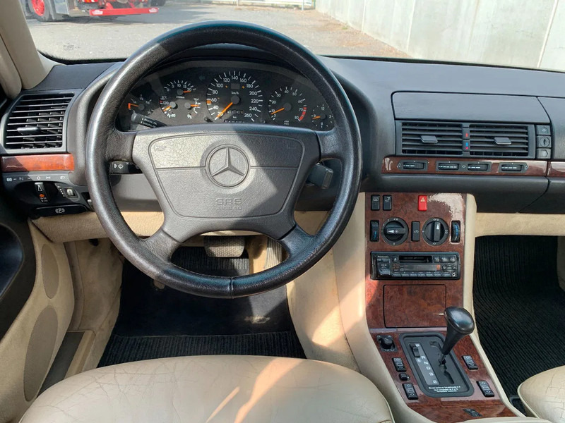 Voiture Mercedes-Benz 300-serie 300SE 350: photos 6