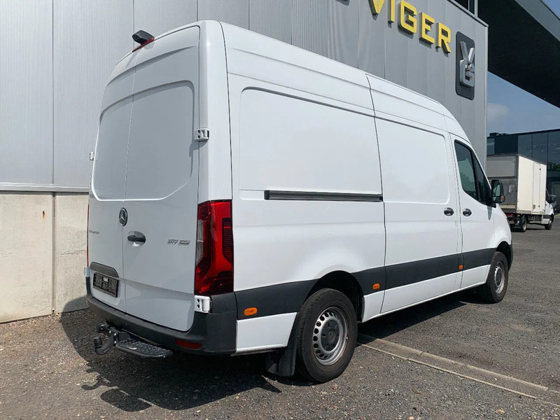 Mercedes-Benz Sprinter 317 CDI*L2H2*TREKHAAK 3,5TON*ACHTERUITRIJCAMERA*NAVI* - Fourgon utilitaire: photos 2 Mercedes-Benz Sprinter 317 CDI*L2H2*TREKHAAK 3,5TON*ACHTERUITRIJCAMERA*NAVI* - Fourgon utilitaire: photos 2