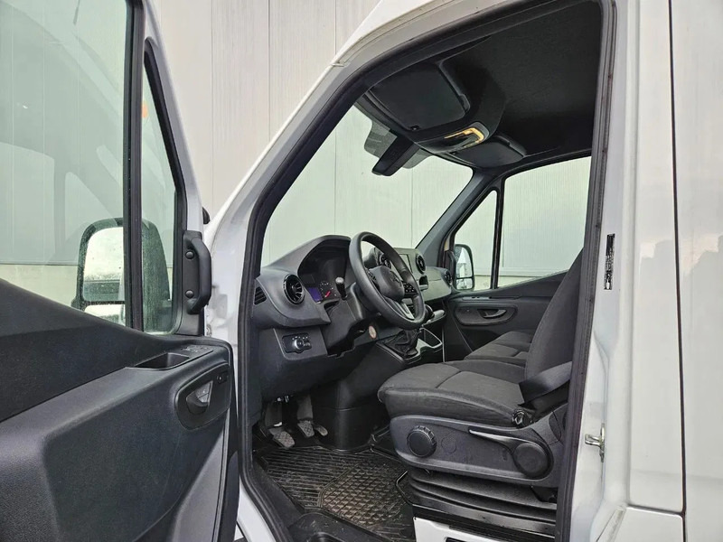 Mercedes-Benz Sprinter 317 L2H2*360°Camera*Airco*Navigatie*Zetelverwarming - Fourgon utilitaire: photos 2 Mercedes-Benz Sprinter 317 L2H2*360°Camera*Airco*Navigatie*Zetelverwarming - Fourgon utilitaire: photos 2