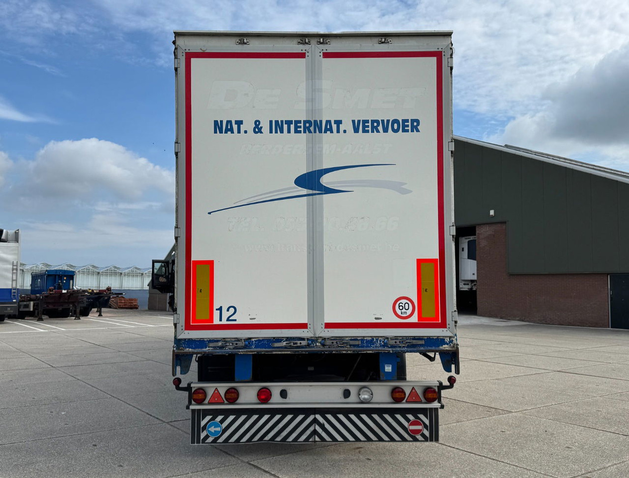 Renders 3 Axle Disc Brakes Lift Axle Nice Chassis Wooden Floor Sliding Roof - Semi-remorque rideaux coulissants: photos 4 Renders 3 Axle Disc Brakes Lift Axle Nice Chassis Wooden Floor Sliding Roof - Semi-remorque rideaux coulissants: photos 4
