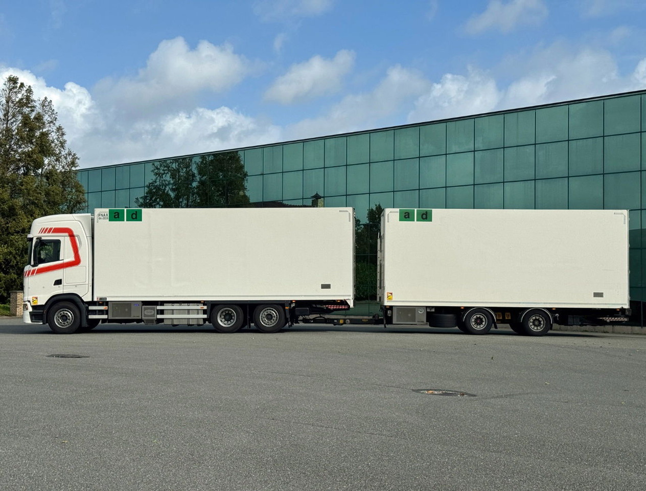 Scania S500 6X2 Retarder 50 CC Combi 2x Taillift TOP Condition Holland Truck - Camion frigorifique: photos 2 Scania S500 6X2 Retarder 50 CC Combi 2x Taillift TOP Condition Holland Truck - Camion frigorifique: photos 2