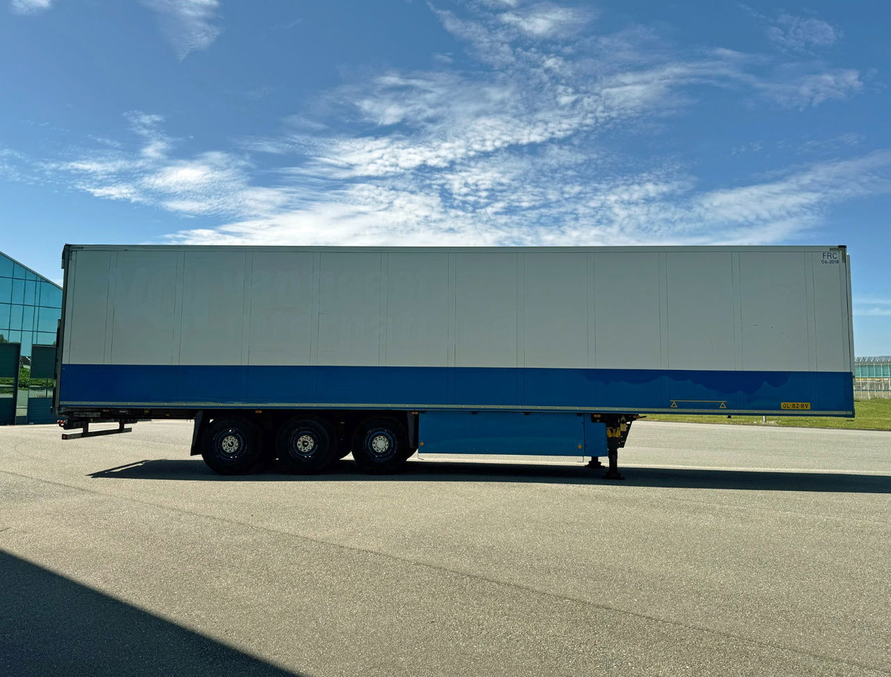Schmitz Cargobull Thermo King SLX300 With Only 6.200 Hours 1340 x 250 x 270 CM Inside TOP Condition NL Trailer - Semi-remorque frigorifique: photos 5 Schmitz Cargobull Thermo King SLX300 With Only 6.200 Hours 1340 x 250 x 270 CM Inside TOP Condition NL Trailer - Semi-remorque frigorifique: photos 5