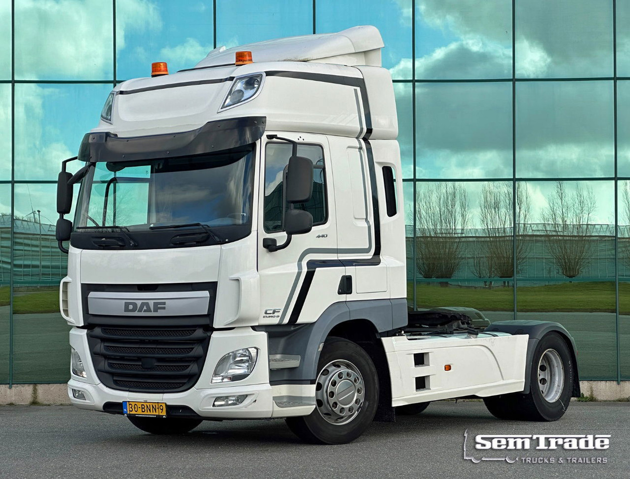 DAF CF 440 FT Space CAB 2x Tanks 766.000 KM TOP Condition NL Truck 2 Similar Pie - Tracteur routier: photos 1 DAF CF 440 FT Space CAB 2x Tanks 766.000 KM TOP Condition NL Truck 2 Similar Pie - Tracteur routier: photos 1