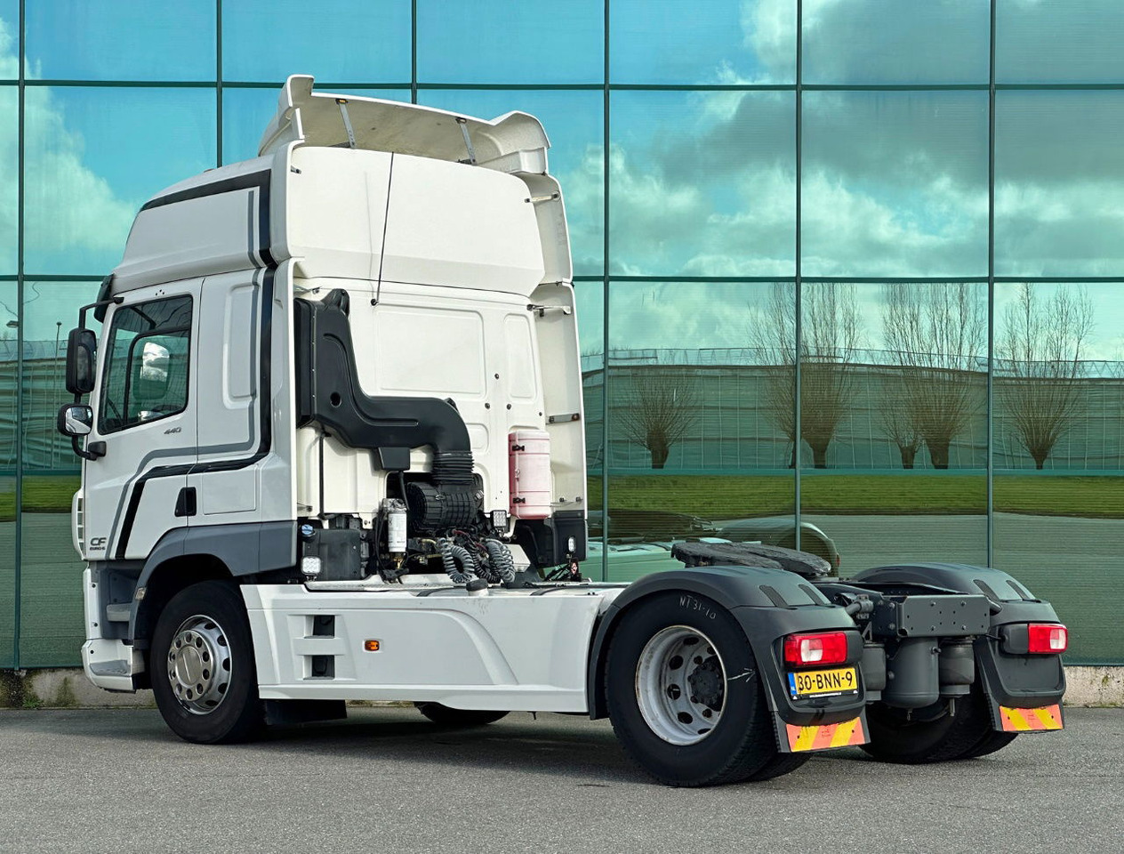 DAF CF 440 FT Space CAB 2x Tanks 766.000 KM TOP Condition NL Truck 2 Similar Pie - Tracteur routier: photos 3 DAF CF 440 FT Space CAB 2x Tanks 766.000 KM TOP Condition NL Truck 2 Similar Pie - Tracteur routier: photos 3
