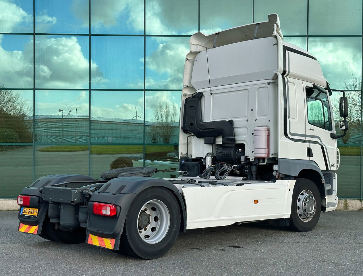 DAF CF 440 FT Space CAB 2x Tanks 766.000 KM TOP Condition NL Truck 2 Similar Pie - Tracteur routier: photos 4 DAF CF 440 FT Space CAB 2x Tanks 766.000 KM TOP Condition NL Truck 2 Similar Pie - Tracteur routier: photos 4