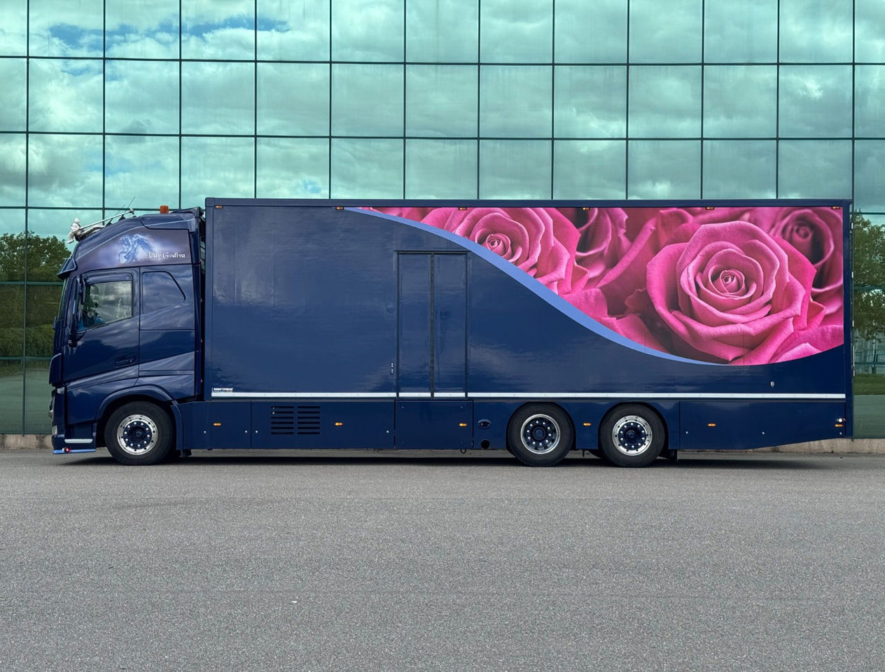 Volvo FH Full AIR Full Options Super Condition Show Truck Carrier Supra Flowers - Camion frigorifique: photos 2 Volvo FH Full AIR Full Options Super Condition Show Truck Carrier Supra Flowers - Camion frigorifique: photos 2