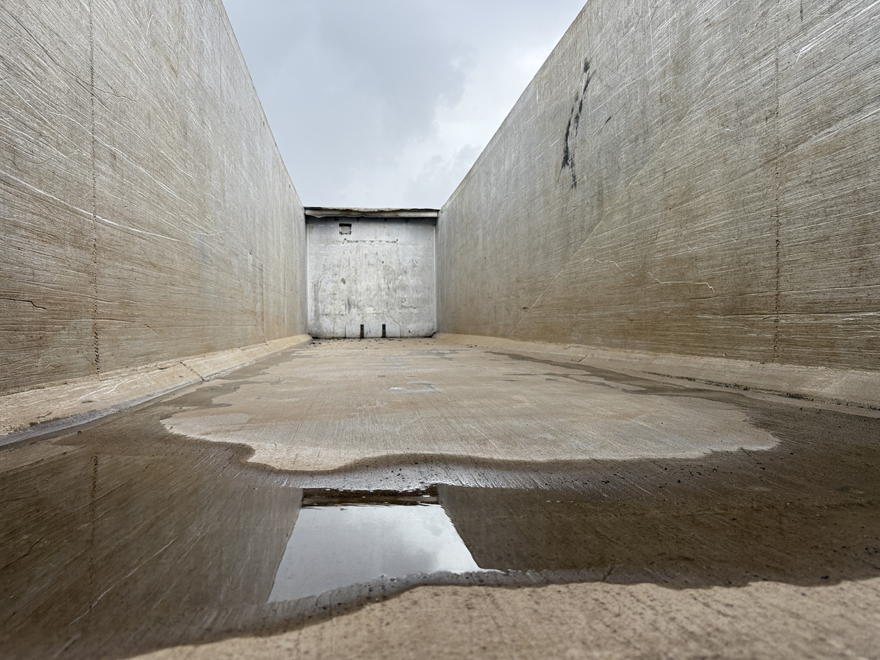 STAS 67m3 ADR classes EX II. FL. OX. AT - Semi-remorque benne: photos 4 STAS 67m3 ADR classes EX II. FL. OX. AT - Semi-remorque benne: photos 4