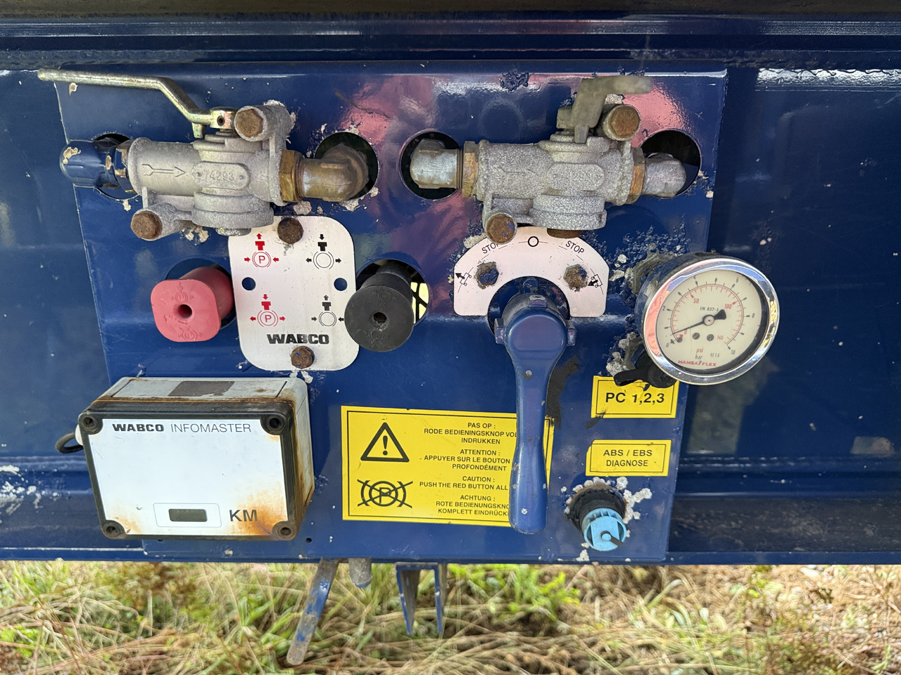 STAS 67m3 ADR classes EX II. FL. OX. AT - Semi-remorque benne: photos 5 STAS 67m3 ADR classes EX II. FL. OX. AT - Semi-remorque benne: photos 5