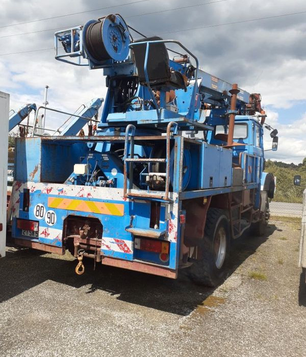 Camions 4x4 tarieres ex EDF pour plantation poteaux betons ou bois - Engins de chantier, Camion: photos 1 Camions 4x4 tarieres ex EDF pour plantation poteaux betons ou bois - Engins de chantier, Camion: photos 1