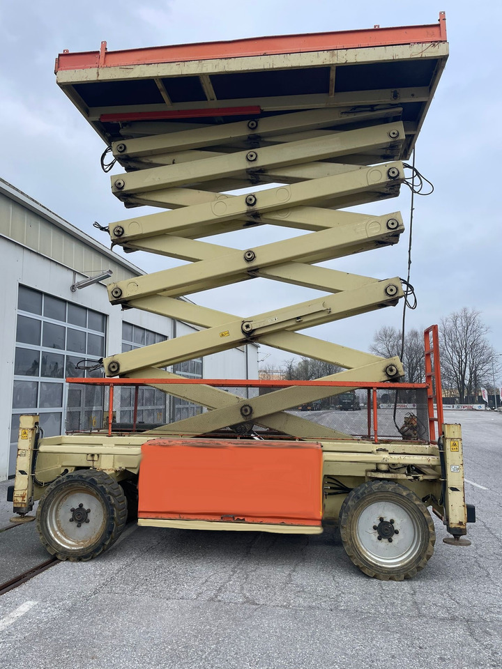 JLG 203-24 - Nacelle ciseaux: photos 3 JLG 203-24 - Nacelle ciseaux: photos 3