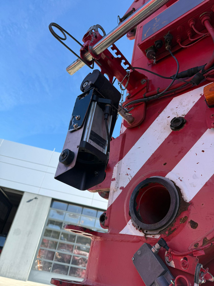 Grue mobile LIEBHERR LTM 1350-6.1: photos 10