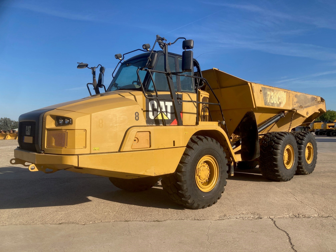 CATERPILLAR 730C - Tombereau articulé: photos 1 CATERPILLAR 730C - Tombereau articulé: photos 1