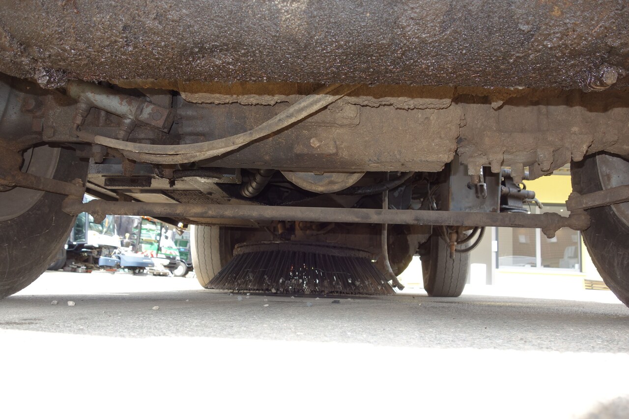 Balayeuse de voirie Aebi Schmidt MFH 5000 Kehrmaschine Ersatzteilträger - SpareParts EZ  2000: photos 9