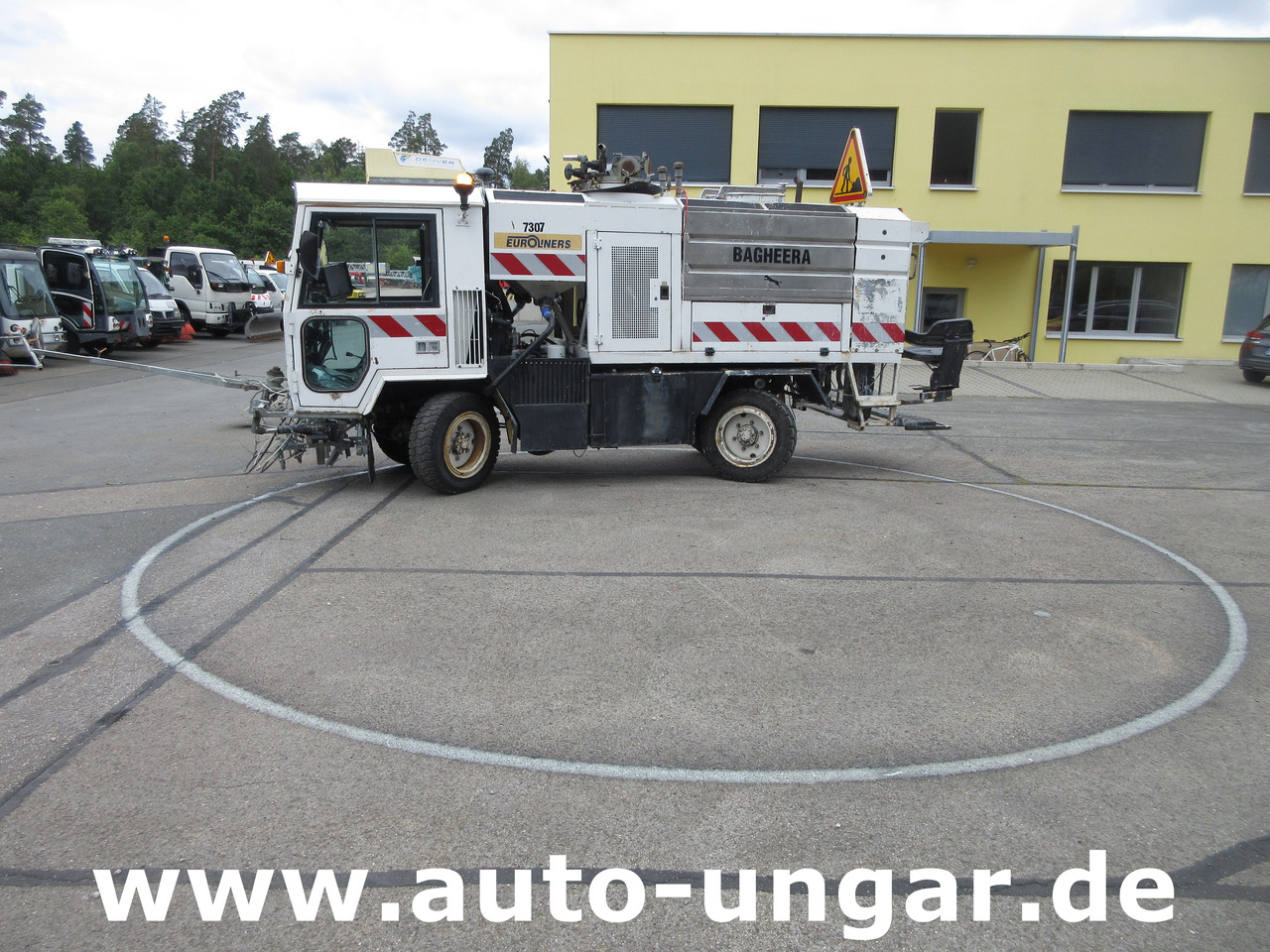 Euroliners Trassar Bagheera Markiermaschine Roadmarking Straßenmarkierung - Travaux routiers: photos 1 Euroliners Trassar Bagheera Markiermaschine Roadmarking Straßenmarkierung - Travaux routiers: photos 1