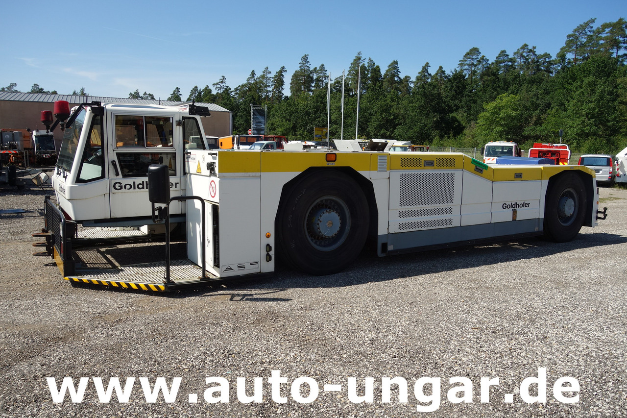 GOLDHOFER AST-1 A500 Baujahr 1999 Push-Back towbarless Pushback Liebherr used GSE - Tracteur d'avions: photos 5 GOLDHOFER AST-1 A500 Baujahr 1999 Push-Back towbarless Pushback Liebherr used GSE - Tracteur d'avions: photos 5