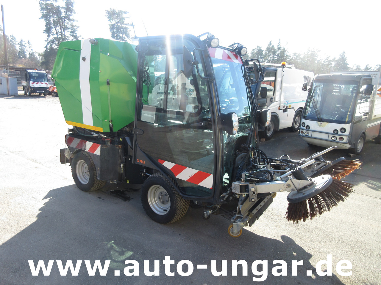 Holder X40 / X45 Baujahr 2017 Knicklenkung Kehraufbau 4x4 Kommunalhydraulik Frontheber - Balayeuse de voirie: photos 2 Holder X40 / X45 Baujahr 2017 Knicklenkung Kehraufbau 4x4 Kommunalhydraulik Frontheber - Balayeuse de voirie: photos 2