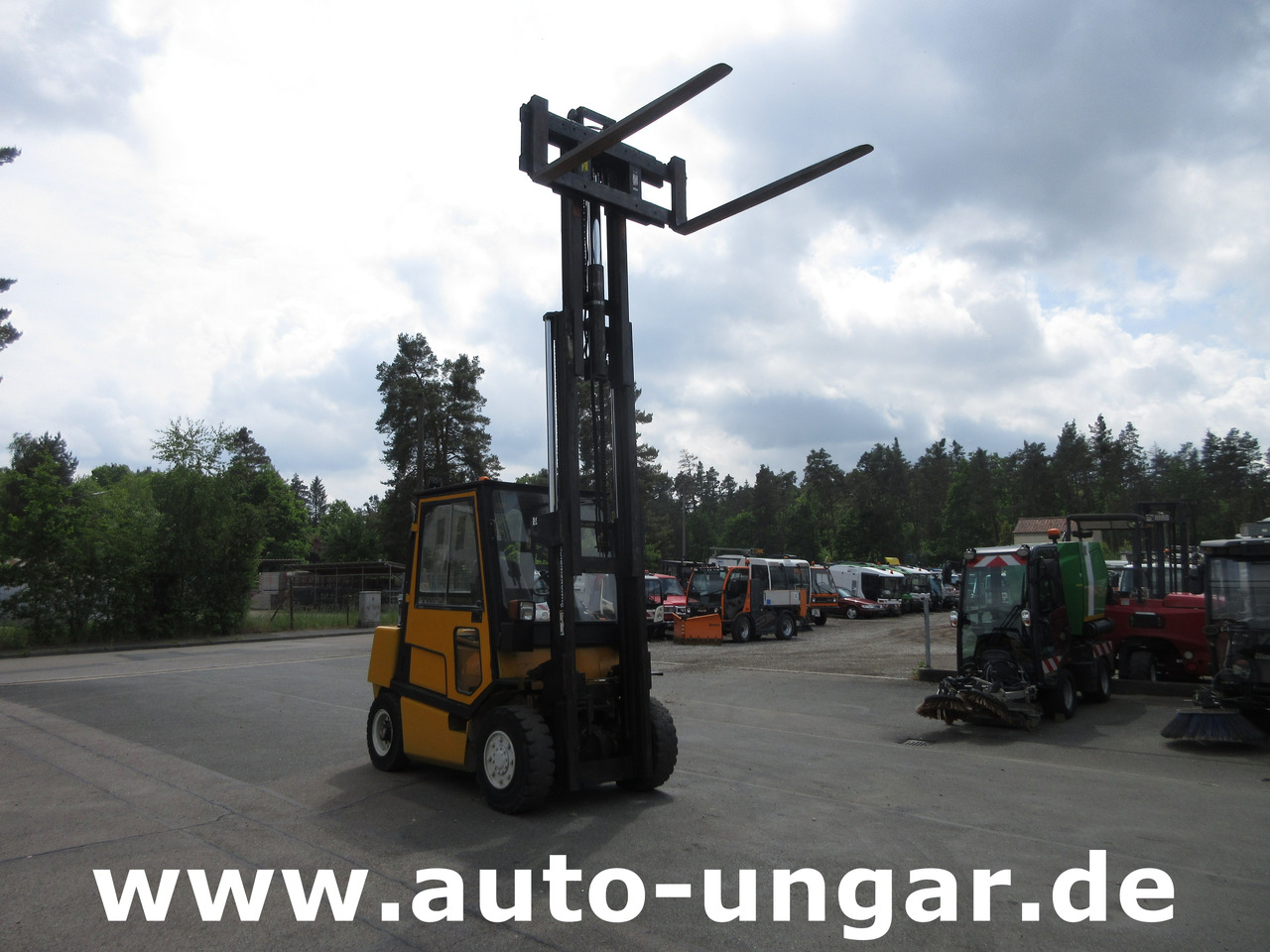 JUNGHEINRICH DFG 40 Diesel Gabelstapler 4.000kg Freihub Steinbock Yale Still Boss - Chariot élévateur diesel: photos 2 JUNGHEINRICH DFG 40 Diesel Gabelstapler 4.000kg Freihub Steinbock Yale Still Boss - Chariot élévateur diesel: photos 2