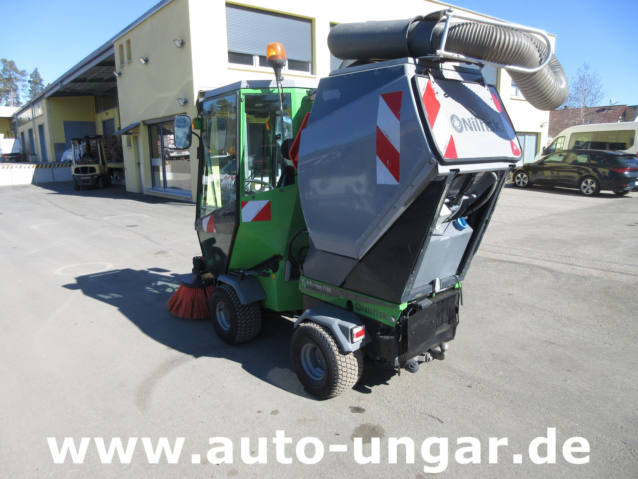 NILFISK Park Ranger 2150 Egholm Geräteträger mit Kehraufbau Baujahr 2018 Perkins - Balayeuse de voirie: photos 5 NILFISK Park Ranger 2150 Egholm Geräteträger mit Kehraufbau Baujahr 2018 Perkins - Balayeuse de voirie: photos 5