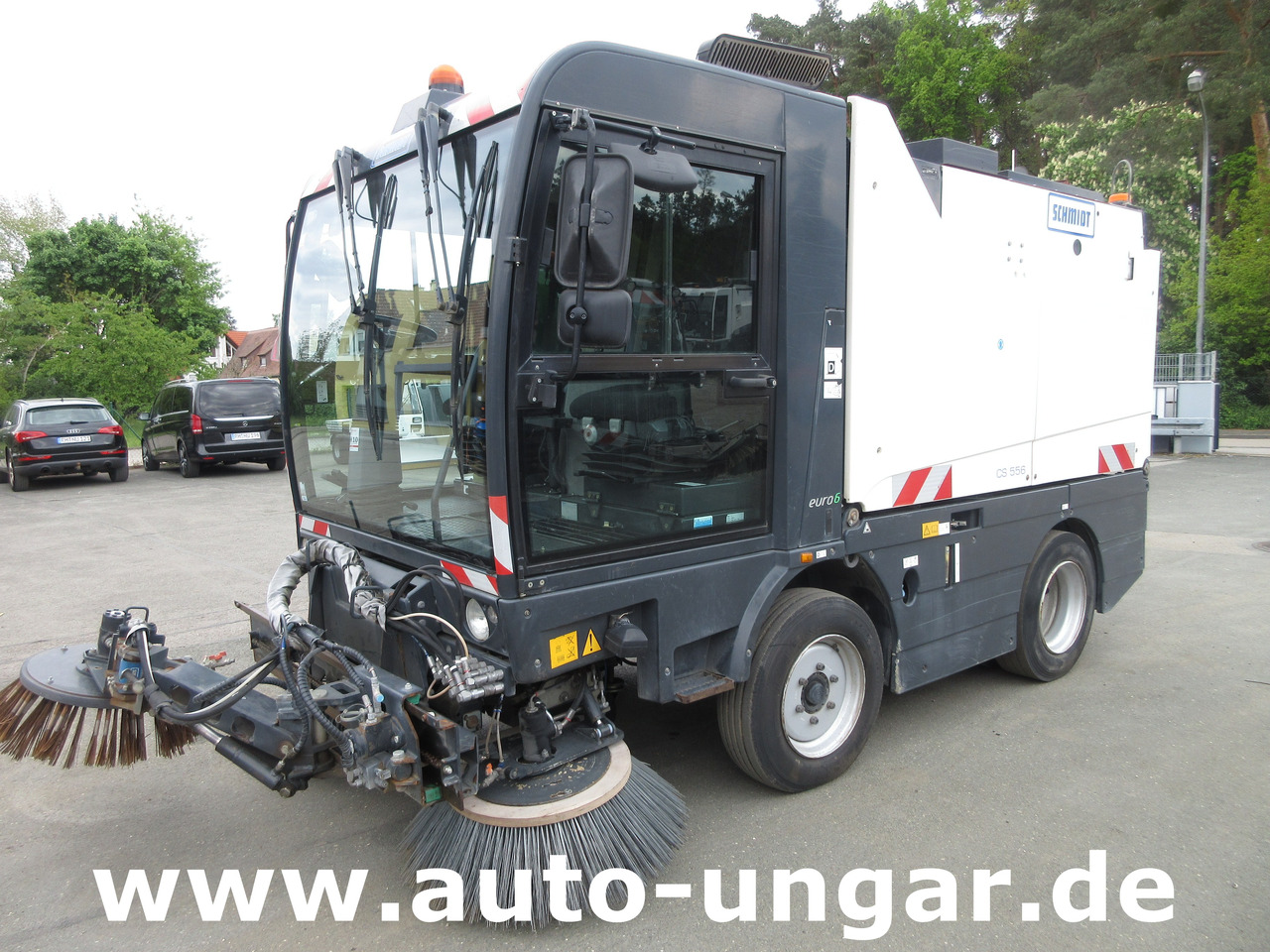 Schmidt Cleango 500 CS556 Euro 6 mit Wildkrautbesen Kehrmaschine aus 1. Hand - Balayeuse de voirie: photos 3 Schmidt Cleango 500 CS556 Euro 6 mit Wildkrautbesen Kehrmaschine aus 1. Hand - Balayeuse de voirie: photos 3