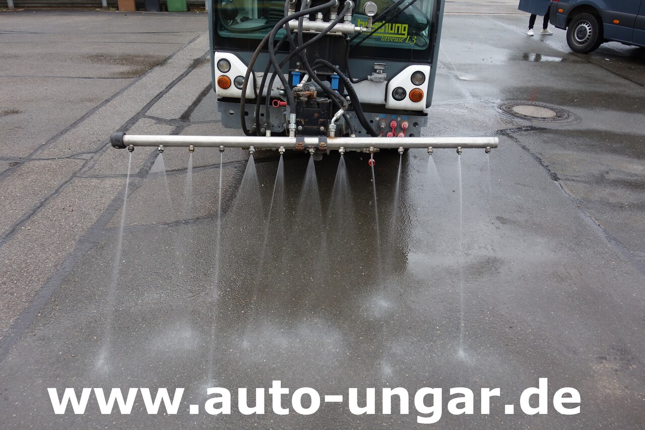 Boschung L3 Schwemmfahrzeug 4-Rad Lenkung Motorschaden - Véhicule de voirie/ Spécial: photos 2 Boschung L3 Schwemmfahrzeug 4-Rad Lenkung Motorschaden - Véhicule de voirie/ Spécial: photos 2