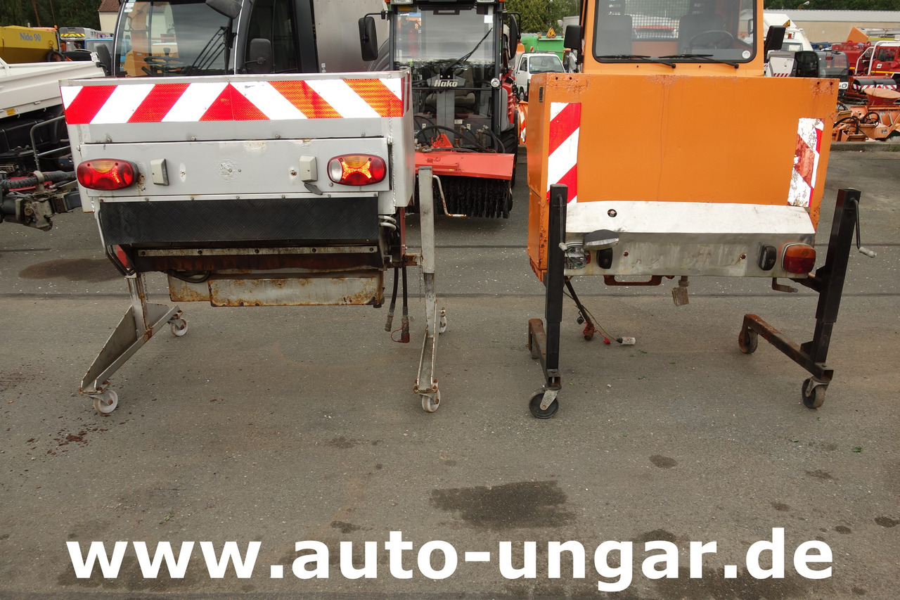 Multicar Kiefer - Bertsche Heckanbaustreuer für Multicar Boki Ladog Hansa Winterdienst - Véhicule de voirie/ Spécial: photos 1 Multicar Kiefer - Bertsche Heckanbaustreuer für Multicar Boki Ladog Hansa Winterdienst - Véhicule de voirie/ Spécial: photos 1