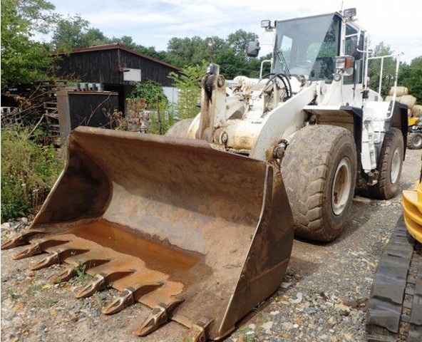 Komatsu WA 380-6 - Chargeuse sur pneus: photos 1 Komatsu WA 380-6 - Chargeuse sur pneus: photos 1