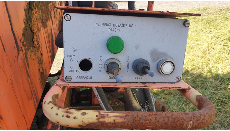 Strassmayr Patchmatic STP 1008 (incomplete! nicht/nie-komplet - Travaux routiers: photos 5 Strassmayr Patchmatic STP 1008 (incomplete! nicht/nie-komplet - Travaux routiers: photos 5