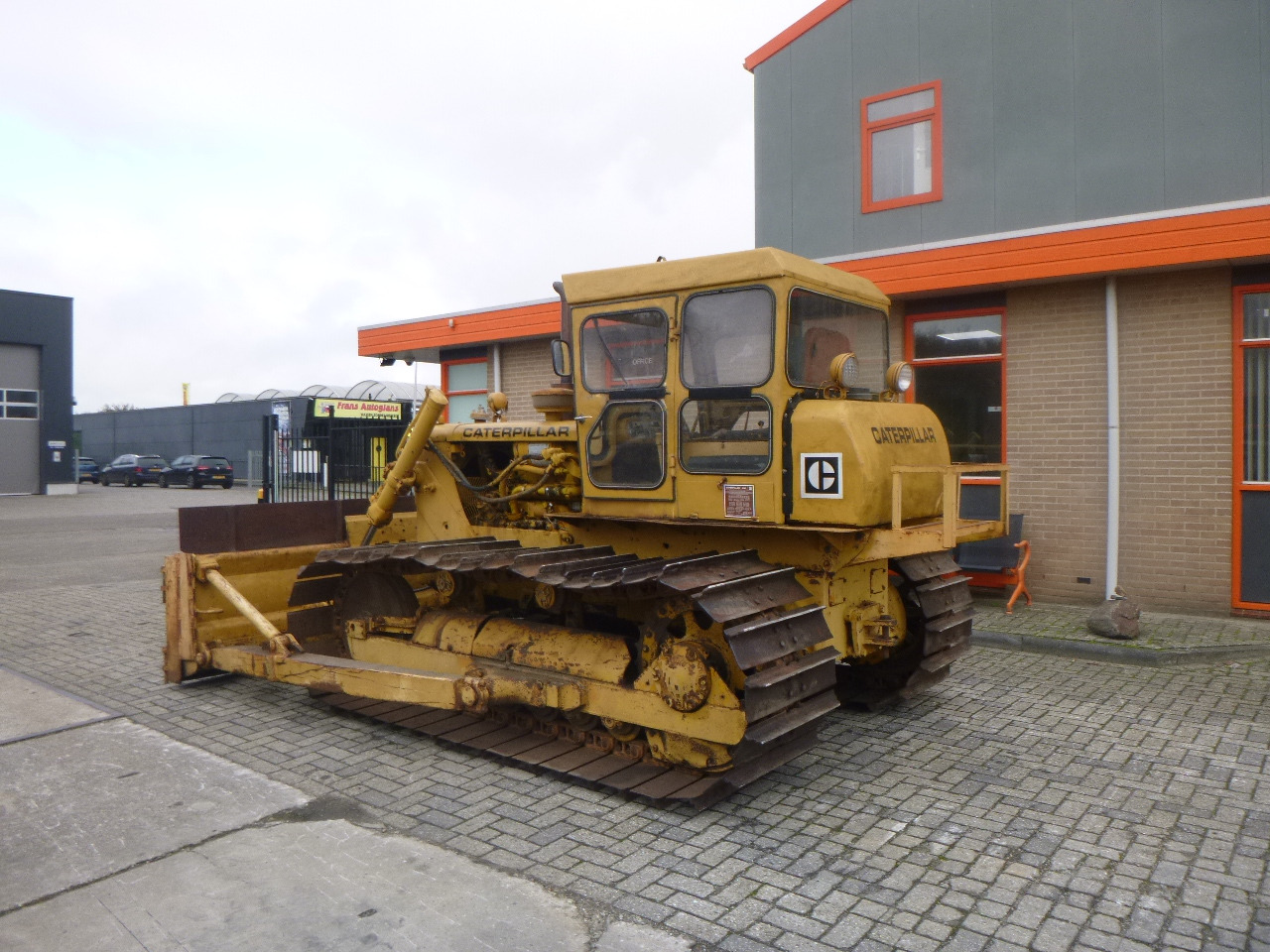 CATERPILLAR D4D LGP - Bulldozer: photos 3 CATERPILLAR D4D LGP - Bulldozer: photos 3