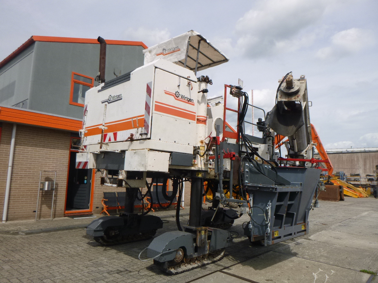 WIRTGEN SP250 - Machine à coffrage glissant: photos 5 WIRTGEN SP250 - Machine à coffrage glissant: photos 5