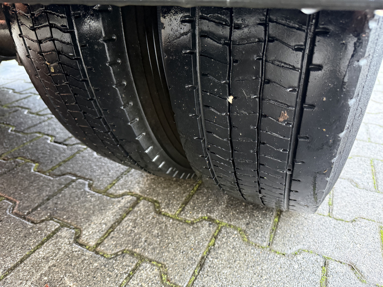 Iveco EuroCargo 80E22 Kran HMF 735 bis 15 Meter - Camion grue, Camion plateau: photos 2 Iveco EuroCargo 80E22 Kran HMF 735 bis 15 Meter - Camion grue, Camion plateau: photos 2