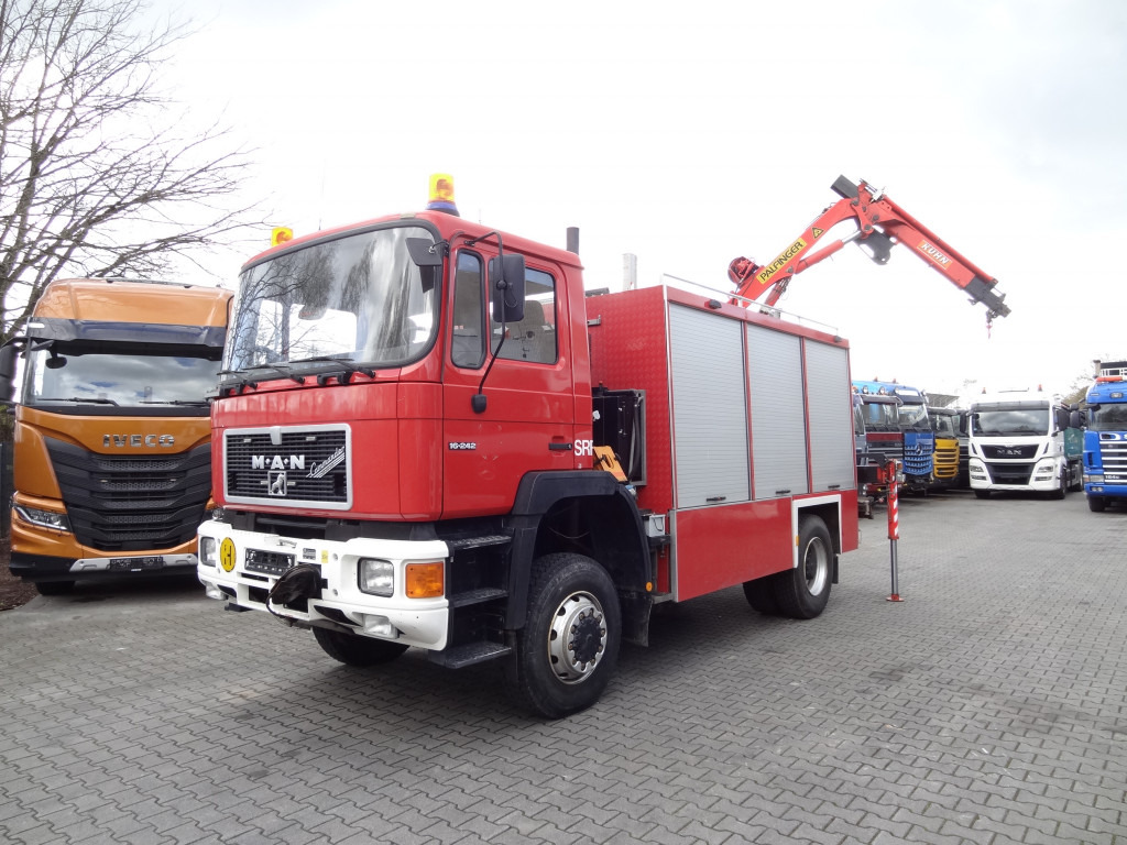 MAN F90 16.242 4X4 / Feuerwehr - Camion de pompier: photos 1 MAN F90 16.242 4X4 / Feuerwehr - Camion de pompier: photos 1