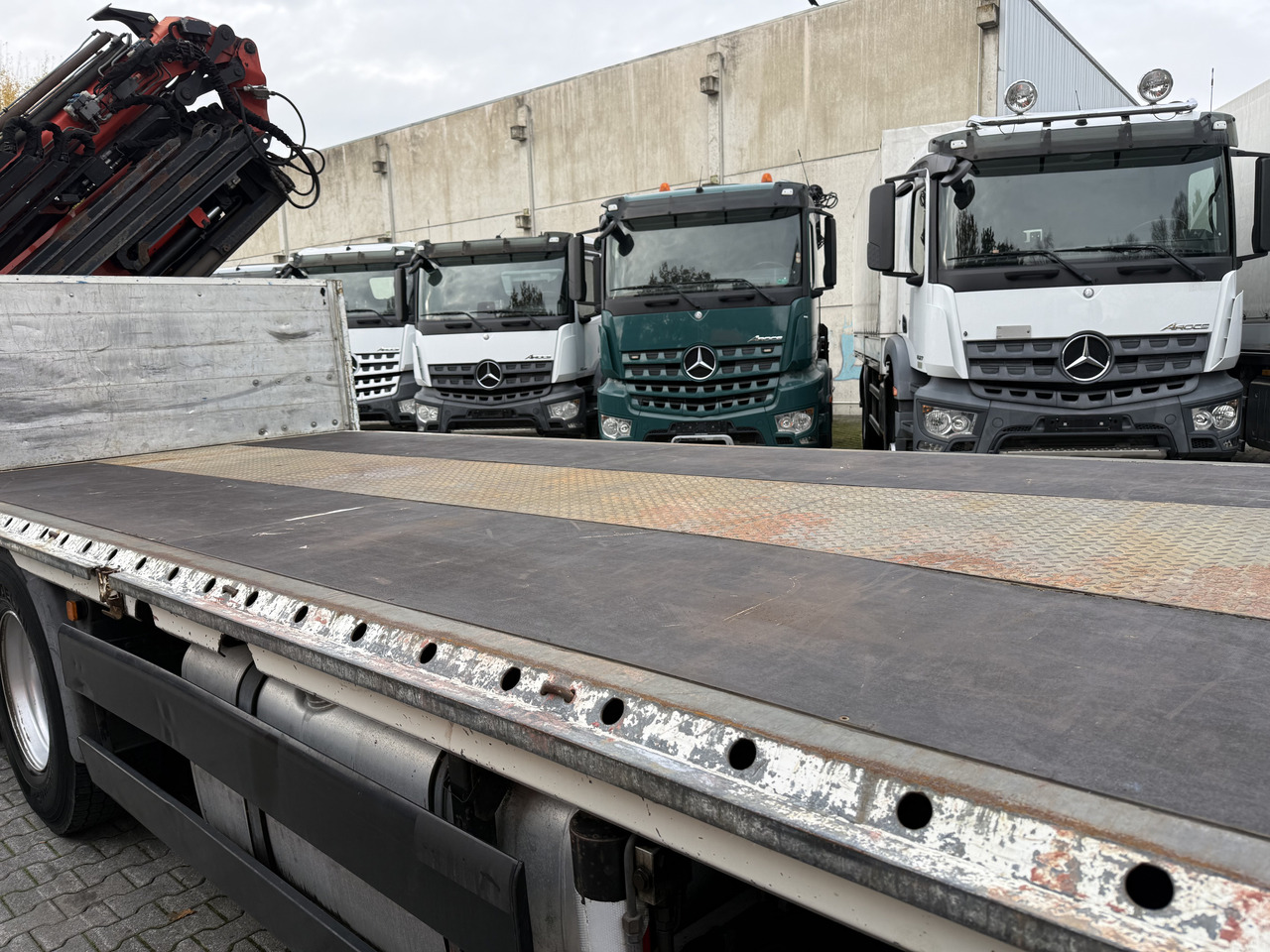 MAN TGS 26.360 6X2 Palfinger 27002 bis 26.5 Meter - Camion plateau, Camion grue: photos 2 MAN TGS 26.360 6X2 Palfinger 27002 bis 26.5 Meter - Camion plateau, Camion grue: photos 2