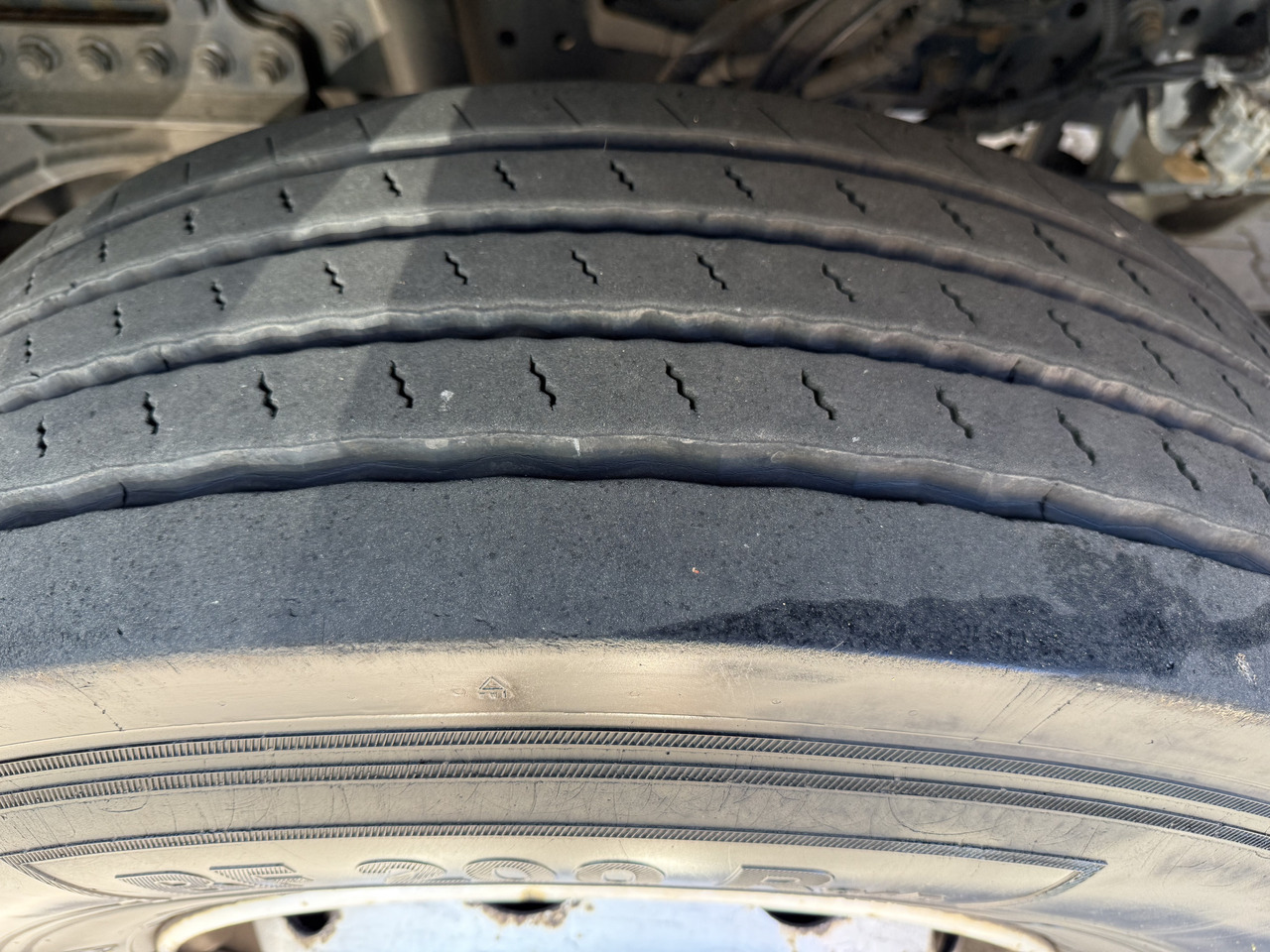 Mercedes-Benz Actros 1827 Kran Palfinger PK 9002 - Camion grue, Camion à rideaux coulissants: photos 2 Mercedes-Benz Actros 1827 Kran Palfinger PK 9002 - Camion grue, Camion à rideaux coulissants: photos 2