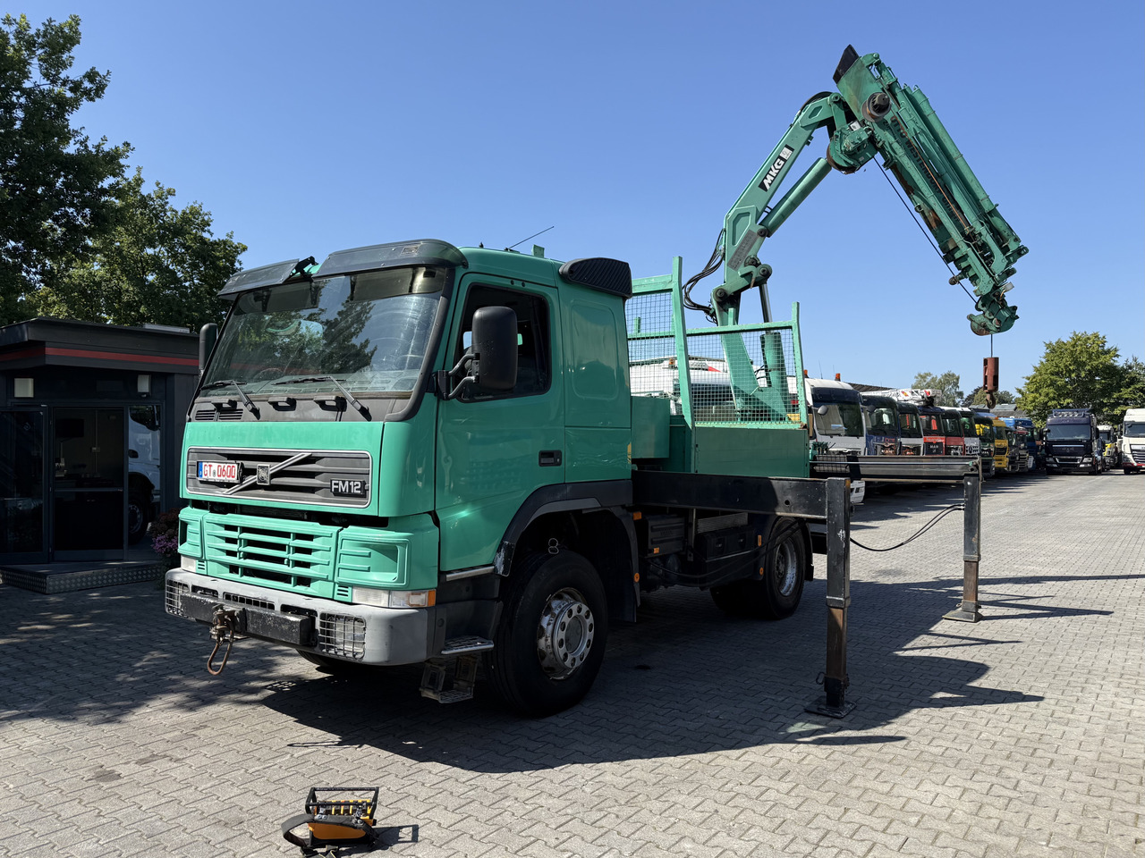 Volvo FM12 420 4X4 Kran MKG 300 bis 24 Meter - Camion grue: photos 1 Volvo FM12 420 4X4 Kran MKG 300 bis 24 Meter - Camion grue: photos 1