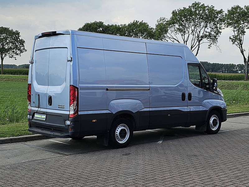 Iveco Daily 35 S - Fourgon utilitaire: photos 3 Iveco Daily 35 S - Fourgon utilitaire: photos 3