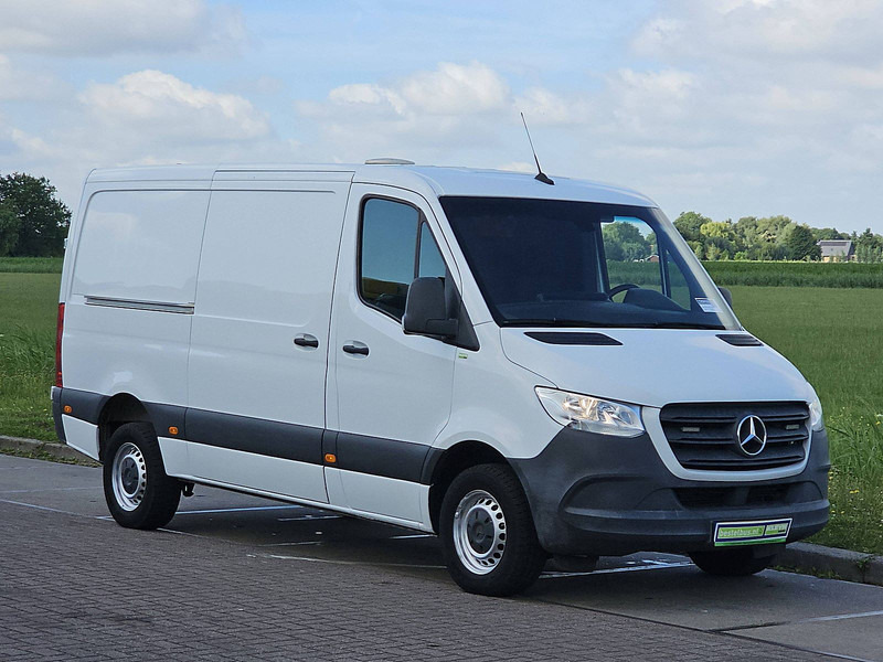 Mercedes-Benz Sprinter 314 ac MBUX EURO6 - Fourgon utilitaire: photos 5 Mercedes-Benz Sprinter 314 ac MBUX EURO6 - Fourgon utilitaire: photos 5