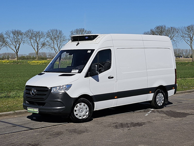 Mercedes-Benz Sprinter 315 L2H2 BI-TEMP FRIGO! - Utilitaire frigorifique: photos 2 Mercedes-Benz Sprinter 315 L2H2 BI-TEMP FRIGO! - Utilitaire frigorifique: photos 2