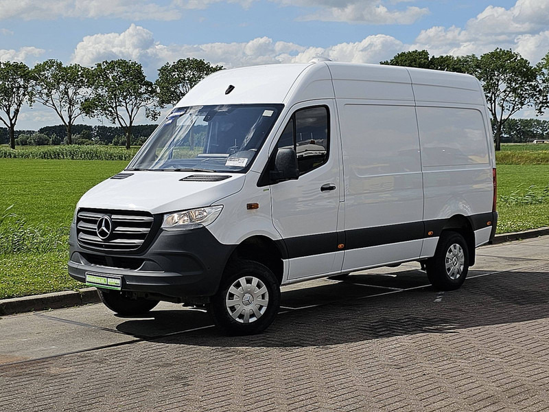 Mercedes-Benz Sprinter 316 CDI 4X4 AUT. L2H2 - Fourgon utilitaire: photos 2 Mercedes-Benz Sprinter 316 CDI 4X4 AUT. L2H2 - Fourgon utilitaire: photos 2