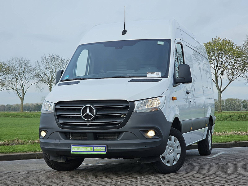 Mercedes-Benz Sprinter 317 L2H2 Mbux Navi RWD! - Fourgon utilitaire: photos 1 Mercedes-Benz Sprinter 317 L2H2 Mbux Navi RWD! - Fourgon utilitaire: photos 1