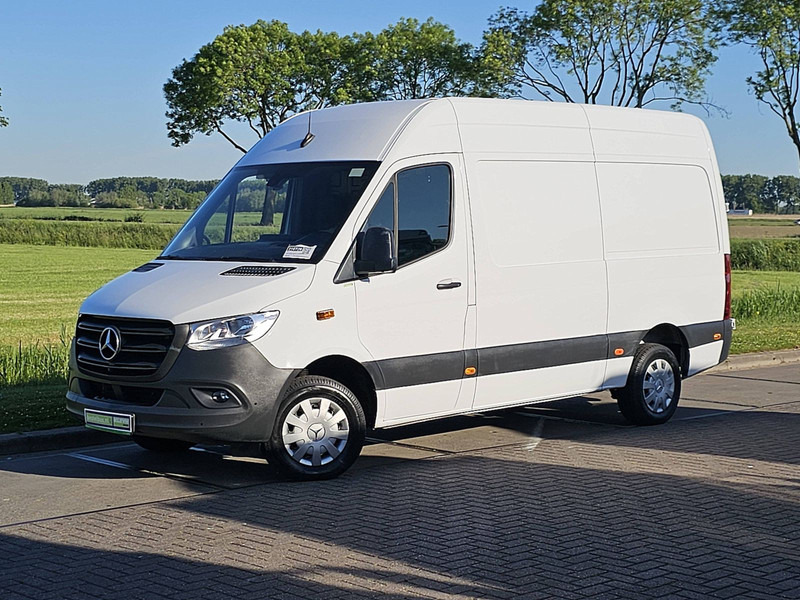 Mercedes-Benz Sprinter 317 L2H2 Mbux RWD! - Fourgon utilitaire: photos 2 Mercedes-Benz Sprinter 317 L2H2 Mbux RWD! - Fourgon utilitaire: photos 2